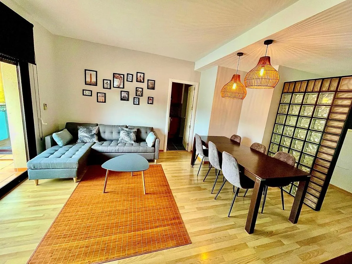 יורט דה מאר Seahomes Vacations, Fenals Beach&Chic, Pk, Top Apartment Full Equipped ספרד