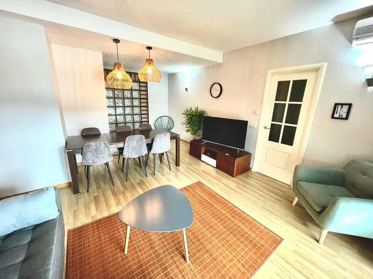 Seahomes Vacations, Fenals Beach&Chic, Pk, Top Apartment Full Equipped Lloret de Mar